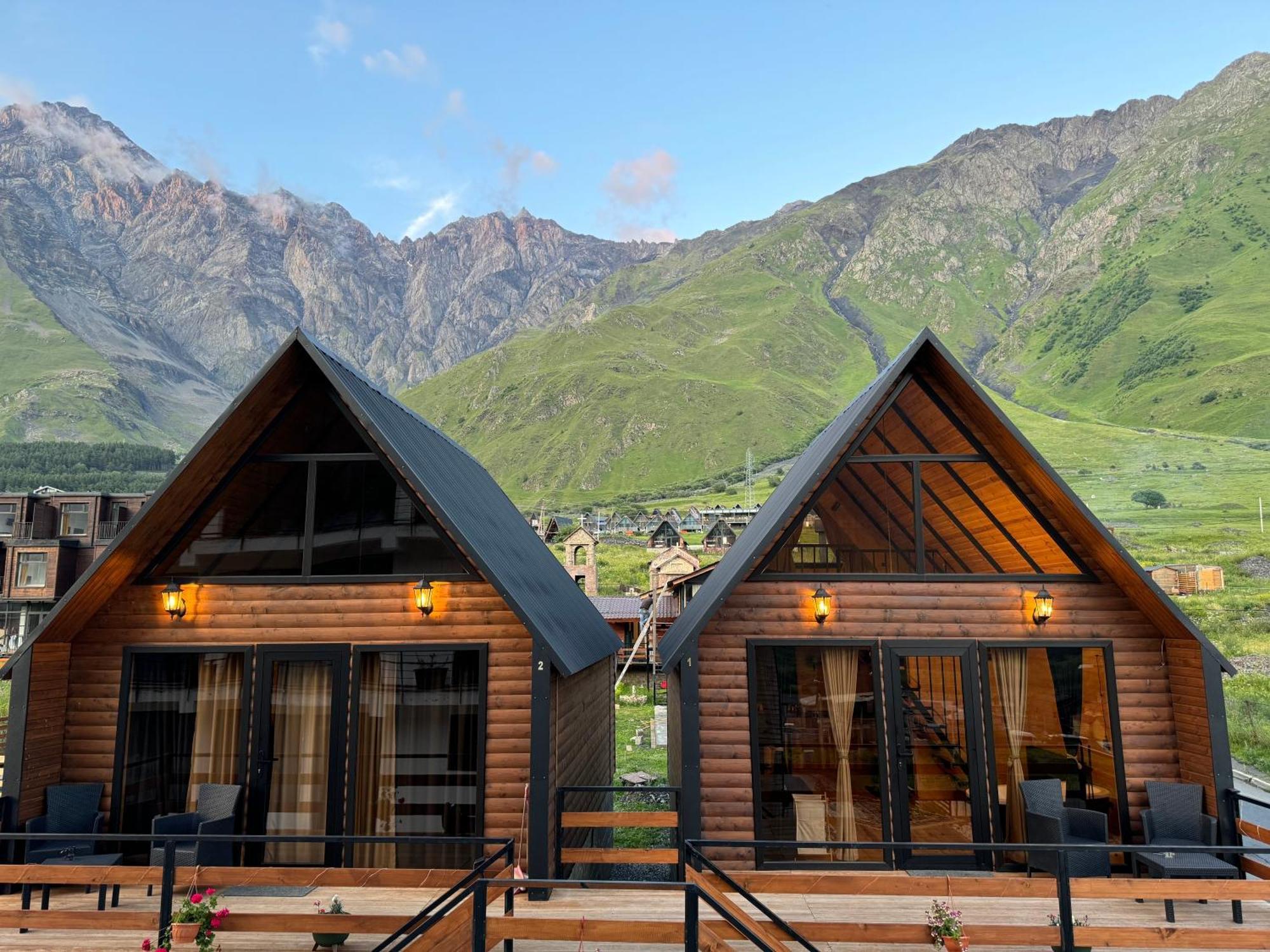 Outdoor Cottages Kazbegi Exteriör bild