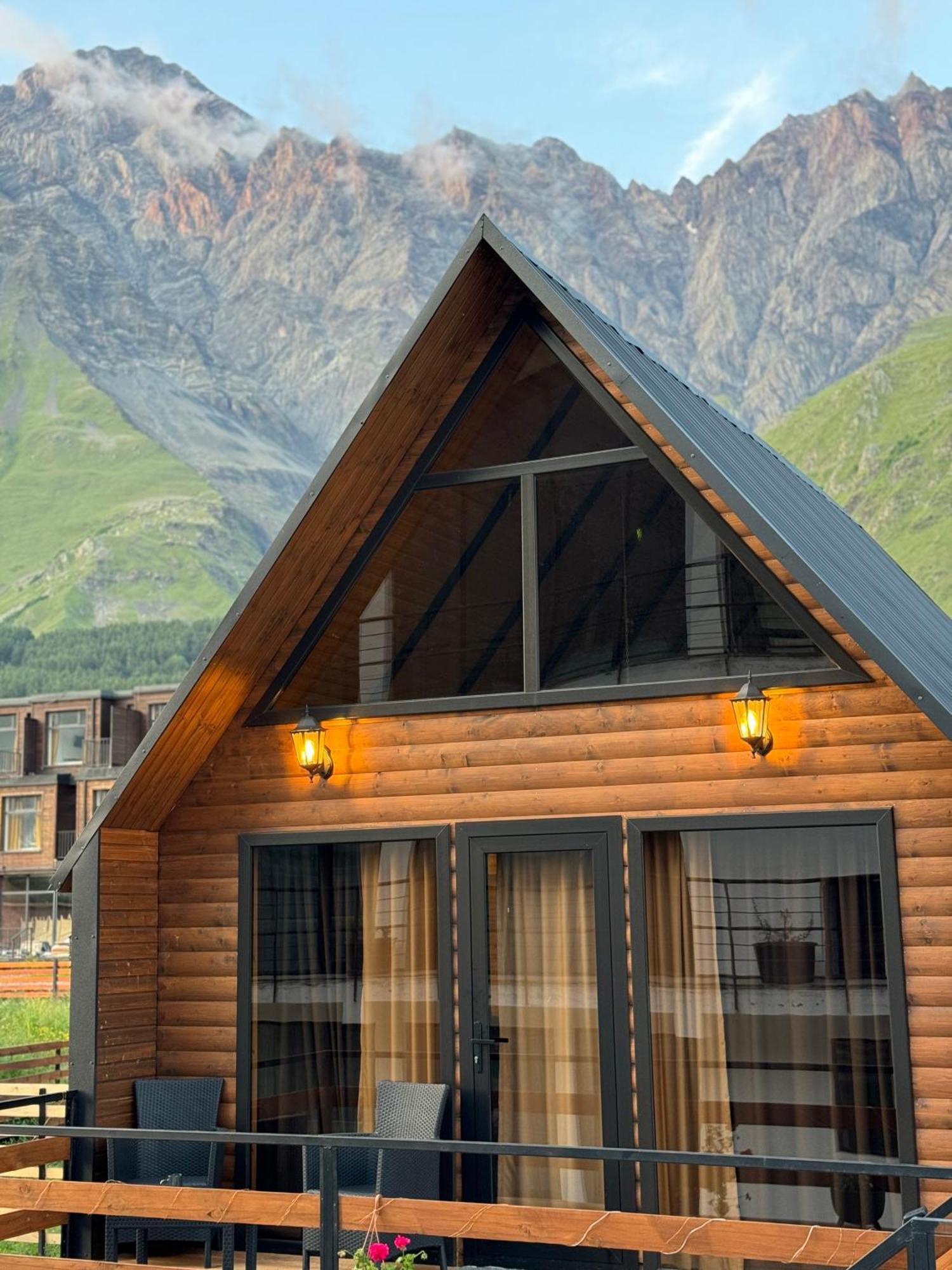 Outdoor Cottages Kazbegi Exteriör bild