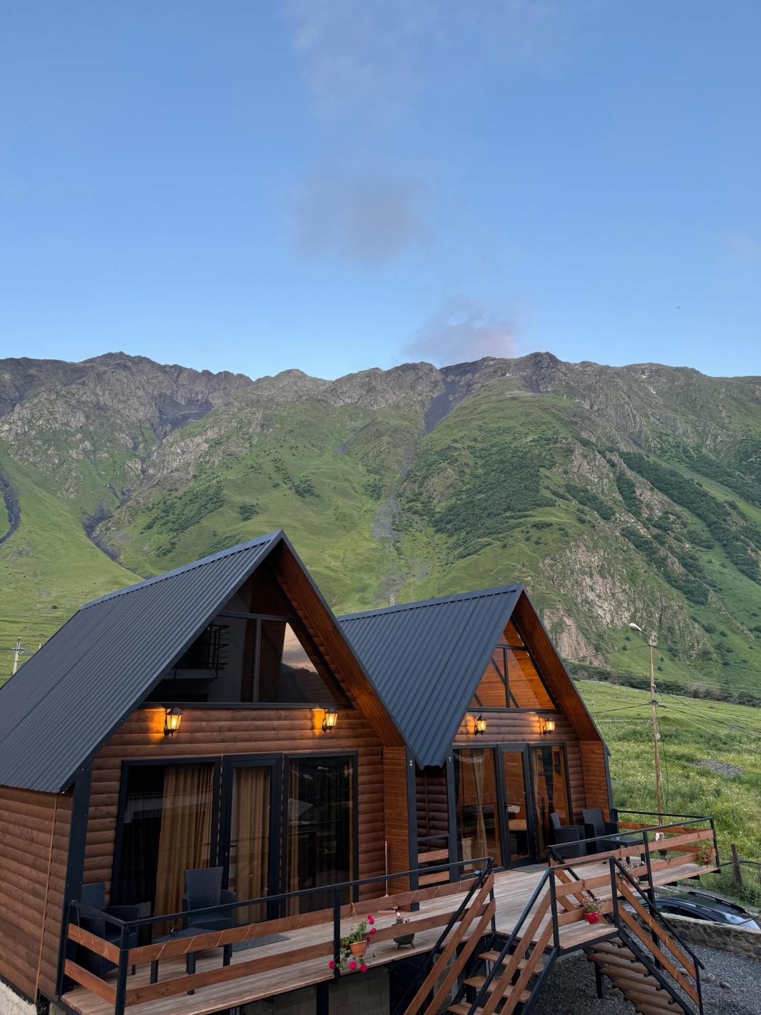 Outdoor Cottages Kazbegi Exteriör bild
