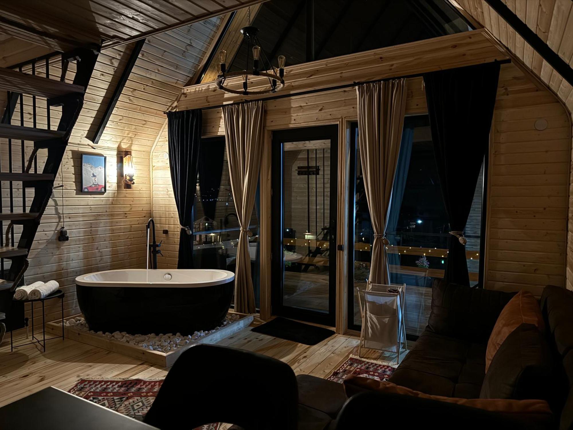 Outdoor Cottages Kazbegi Exteriör bild