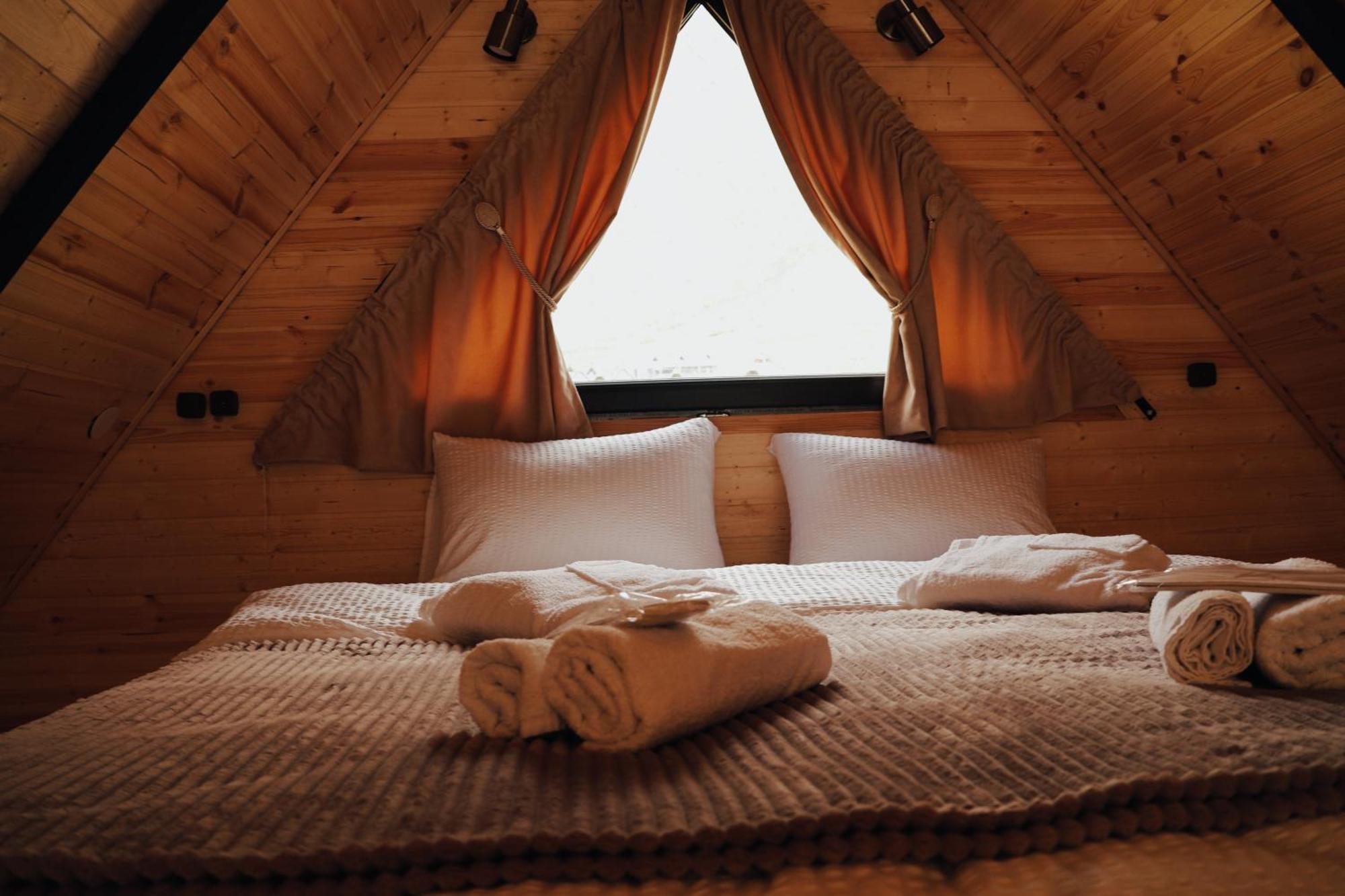 Outdoor Cottages Kazbegi Rum bild
