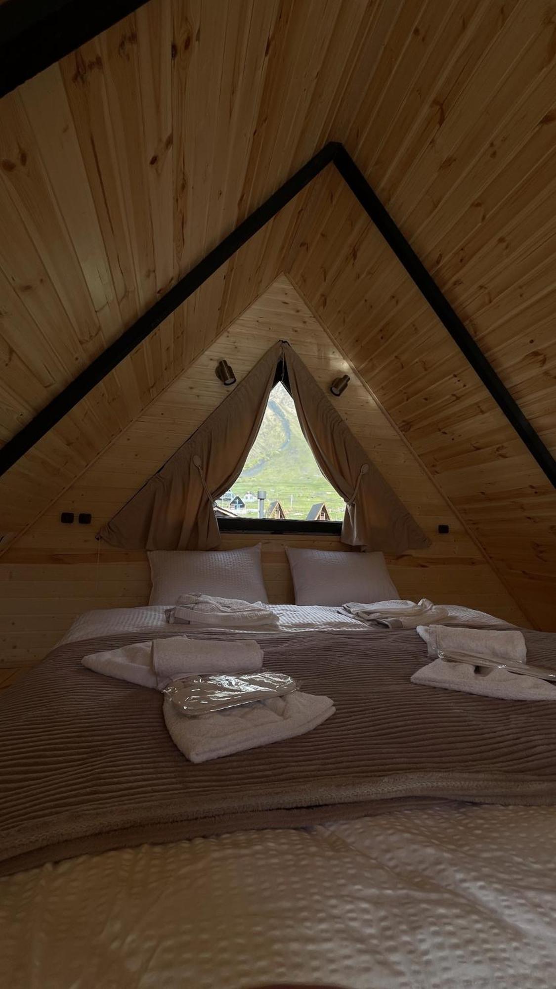 Outdoor Cottages Kazbegi Rum bild